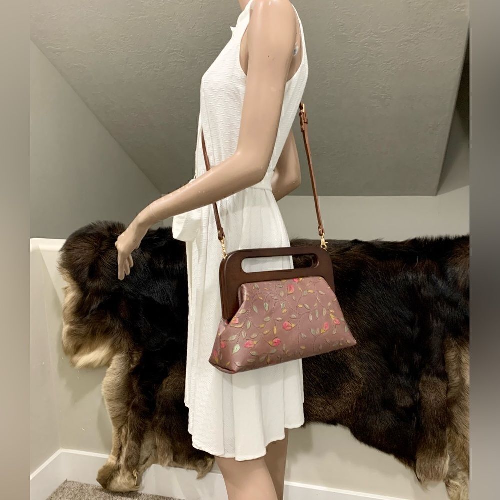Handmade Genuine Embossed Leather Large Wooden Frame Handbag - Picture 5 of 16